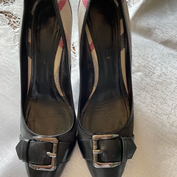 Burberry Pumps - Picture 2 of 6